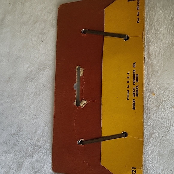 Vintage cabinet hardware - Picture 2 of 2